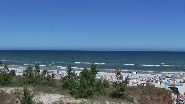 Obraz na żywo z plaży w Karwi