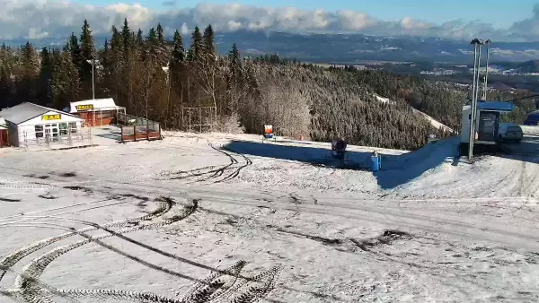 Widok na trasę nr 8 - Jankulakowski Wierch - jedna z dziewięciu kolei krzesełkowych w kompleksie Kotelnica Białczańska