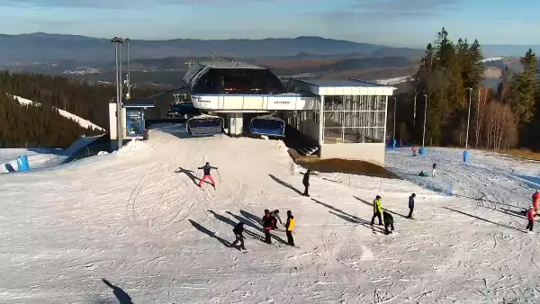 Widok na trasę nr 8 - Jankulakowski Wierch - jedna z dziewięciu kolei krzesełkowych w kompleksie Kotelnica Białczańska