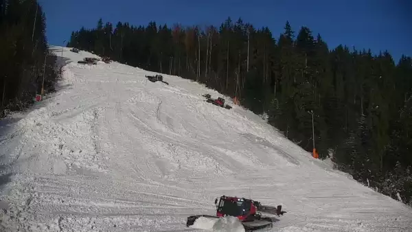 Widok na trasę narciarską nr6 w Kotelnicy Białczańskiej