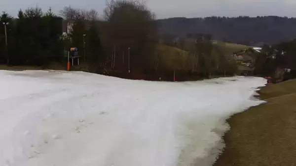 Widok na stację narciarską Kotlinka Szymbark