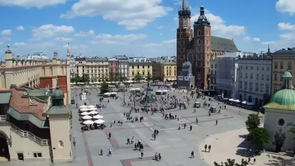 Widok na Kościół Mariacki w Krakowie.