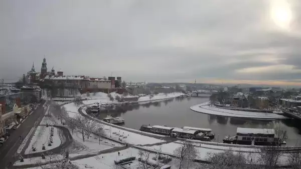Zamek Królewski na wawelu oraz Wisła w oku kamery.
