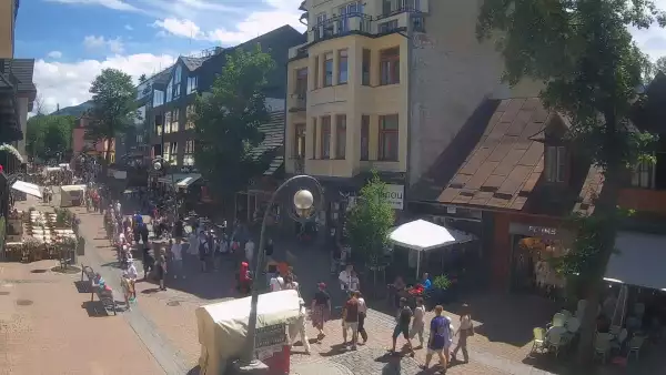 ZAKOPANE - widok z kamery na deptak