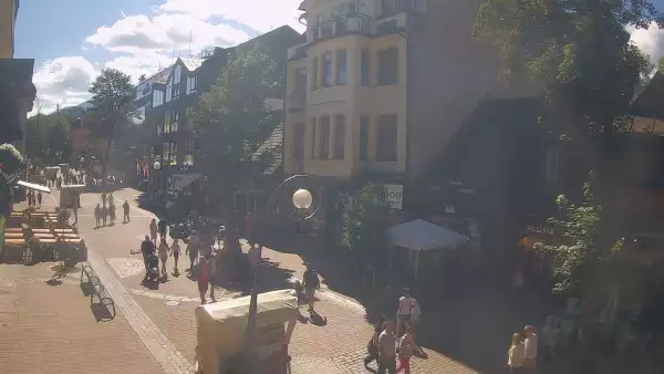 ZAKOPANE - widok z kamery na deptak