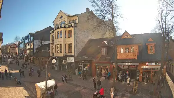 ZAKOPANE - widok z kamery na deptak