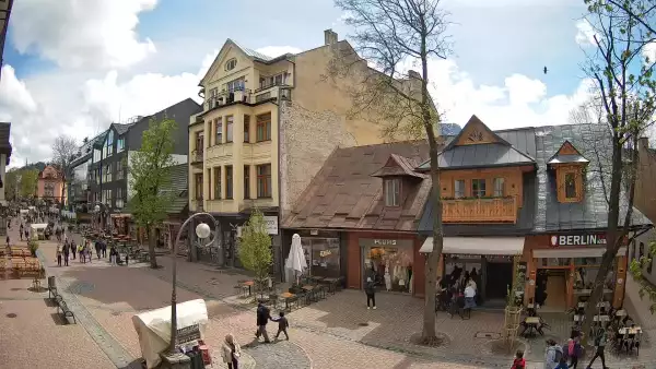 ZAKOPANE - widok z kamery na deptak