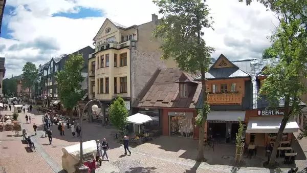 ZAKOPANE - widok z kamery na deptak