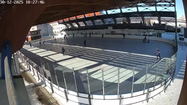 Ujęcie na lodowisko w Pszowie.