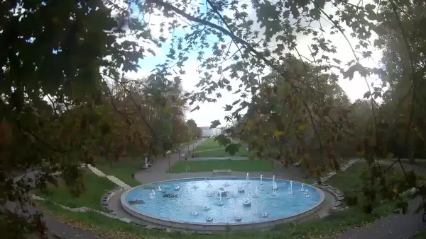 Kamera prezentuje widok na Park Ludowy w Lublinie.