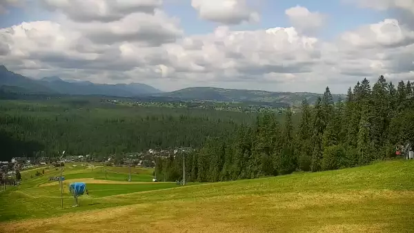 Widok na kolej i panoramę Tatr z Ośrodka Narciarskiego MAŁE CICHE.