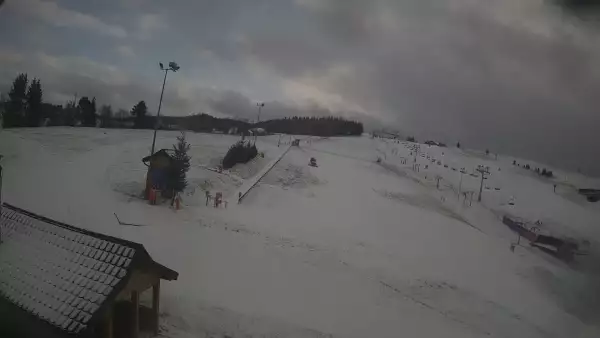 Panoramiczny widok na cały komplekt narciarski Master Ski w Tyliczu