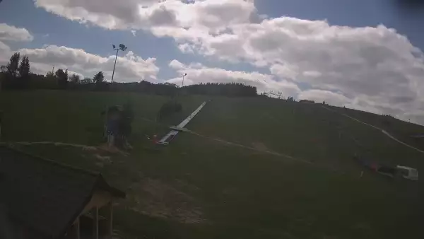 Panoramiczny widok na cały komplekt narciarski Master Ski w Tyliczu
