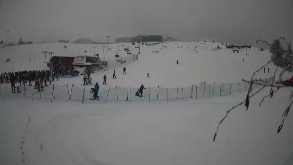 Widok na dolny odcinek stoku narciarskiego Master Ski