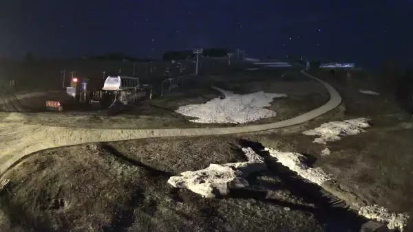 Widok na dolny odcinek stoku narciarskiego Master Ski