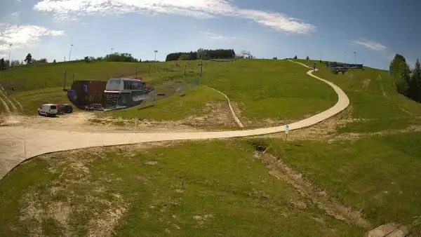Widok na dolny odcinek stoku narciarskiego Master Ski
