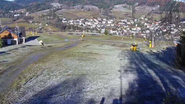 Obraz online z górnej stacji kompleksu Master-ski w Tyliczu