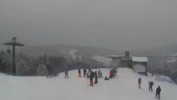 Obraz online z górnej stacji kompleksu Master-ski w Tyliczu