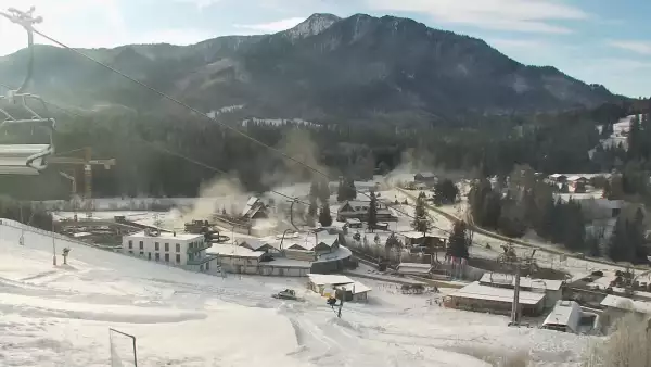 Kamera na SkiPark Oravice - widok na stok i termy Oravice na Słowacji Meander.