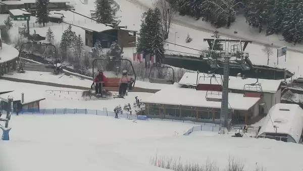 Kamera na SkiPark Oravice - widok na stok i termy Oravice na Słowacji Meander.