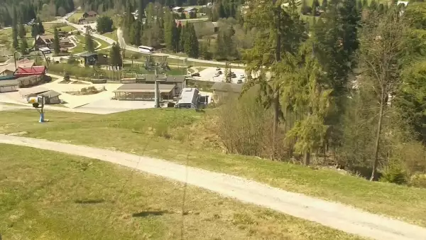 Kamera na SkiPark Oravice - widok na stok i termy Oravice na Słowacji Meander.