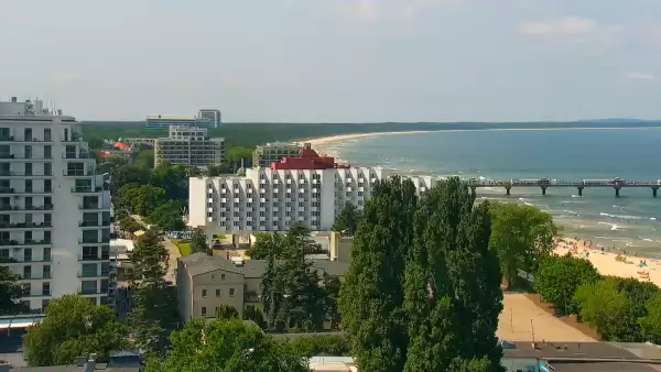 Ujęcie z kamery obrotowej na skwer w Międzyzdrojach