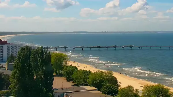 Ujęcie z kamery obrotowej na skwer w Międzyzdrojach