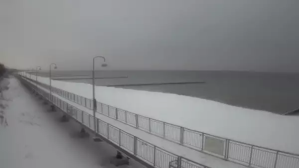 Ujęcie na promenadę i morze w Mielnie.