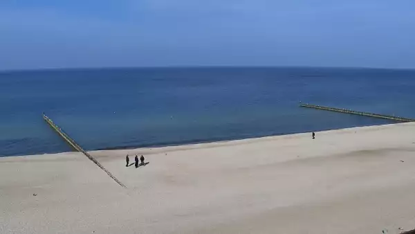 Kamera z widokiem na plażę i promenadę w Mielnie