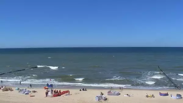 Kamera z widokiem na plażę i promenadę w Mielnie
