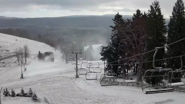 Widok ze stacji narciarskiej Mieszko w Zieleniec Sport Arena