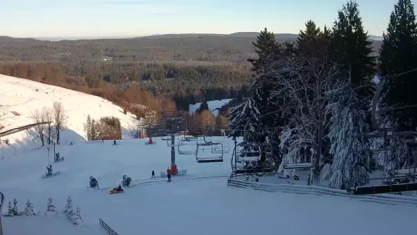 Widok ze stacji narciarskiej Mieszko w Zieleniec Sport Arena