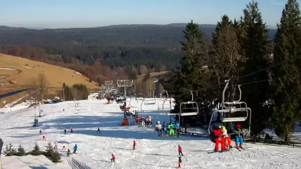 Widok ze stacji narciarskiej Mieszko w Zieleniec Sport Arena