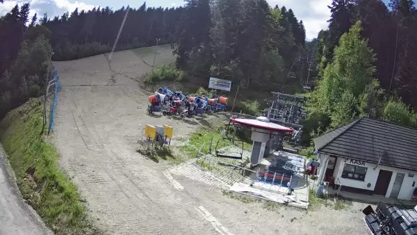 Widok na Sport Arena Myślenice - bramki