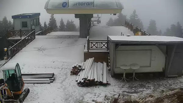 Zobacz górną stację ośrodka znajdującą się 150 metrów od schroniska Masarykova Chata