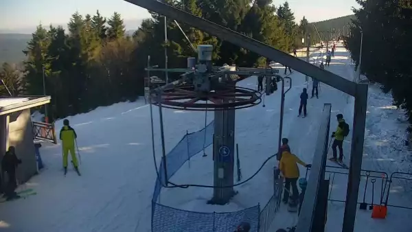 Zobacz górną stację ośrodka znajdującą się 150 metrów od schroniska Masarykova Chata