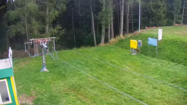 Widok na dolną stację wyciągu w kompleksie Nartorama