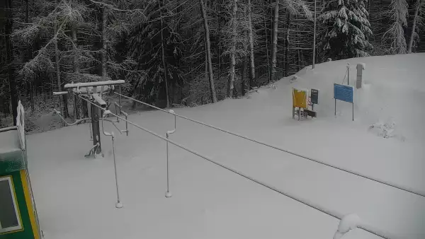 Widok na dolną stację wyciągu w kompleksie Nartorama