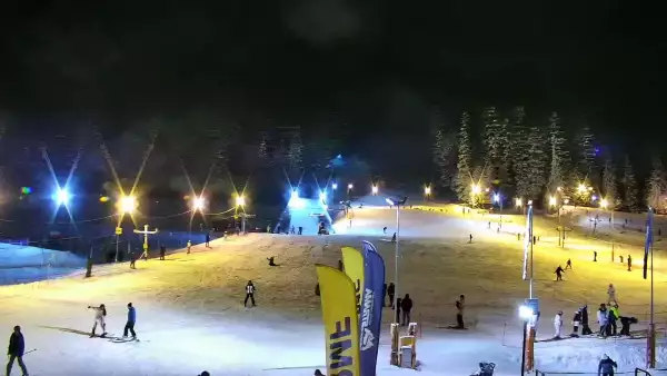 Kamera pozwala podejrzeć, jak tłoczno jest na stoku i poczuć atmosferę zimowego Zakopanego. Dla bardziej doświadczonych narciarzy Nosal może być dobrą rozgrzewką