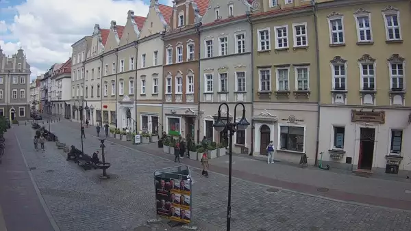 Widok online na opolską Aleję Gwiazd znajdującą się na Rynku