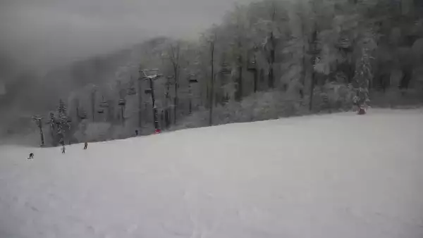 Ujęcie na trasy ze stoku w Poniwcu Małej Czantorii.