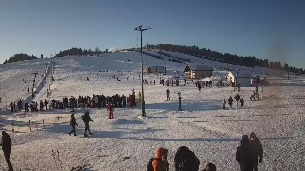 Widok na trasę tuż przy wyciągu orczykowym na Przełęczy Sokoła