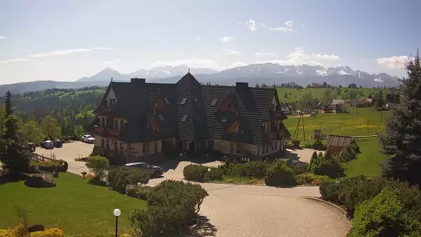 Widok na Hotel Redyk w Ząbie koło Zakopanego