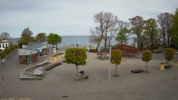 Widok z Kamery na deptak w REWALU na żywo
