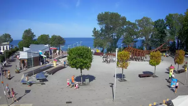 Widok z Kamery na deptak w REWALU na żywo