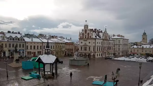 Widok z Kamery na Stary Rynek w Rzeszowie na żywo
