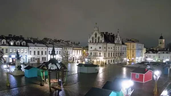 Widok z Kamery na Stary Rynek w Rzeszowie na żywo