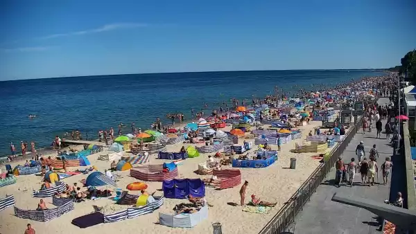 Widok na Promenadę i Plażę w Sarbinowie