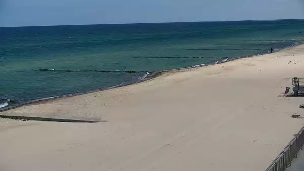 Widok na Promenadę i Plażę w Sarbinowie