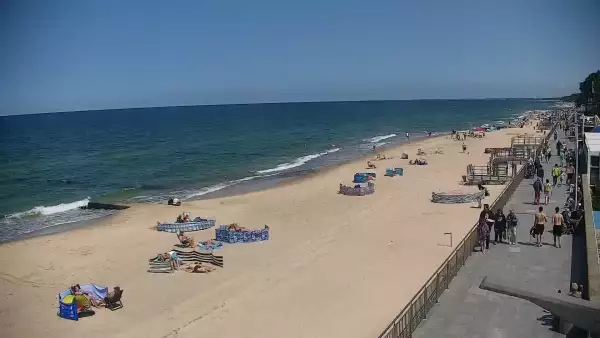 Widok na Promenadę i Plażę w Sarbinowie
